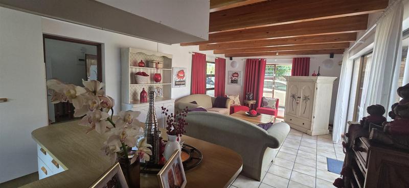 4 Bedroom Property for Sale in Glentana Western Cape